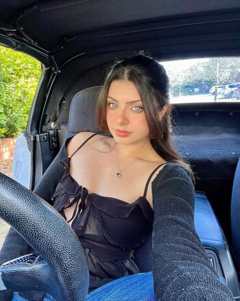Cristal Leaked Nude OnlyFans (Photo 1)