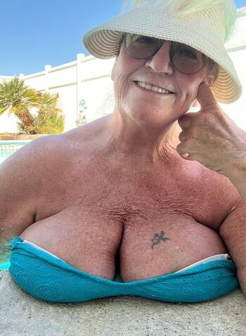 CurvyCarolina Leaked Nude OnlyFans (Photo 7)
