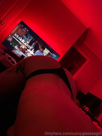 curvyglassesgirl Leaked Nude OnlyFans (Photo 26)
