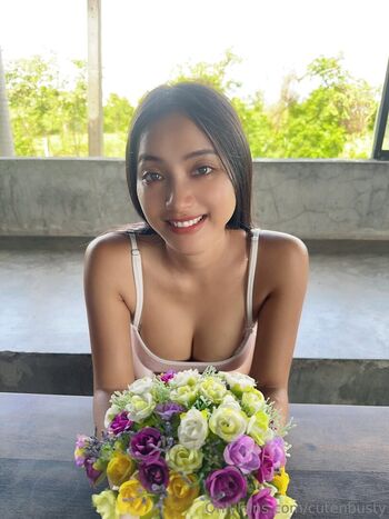 cutenbusty