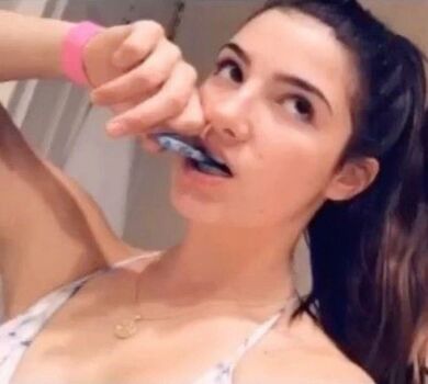 D’Amelio Leaked Nude OnlyFans (Photo 4)