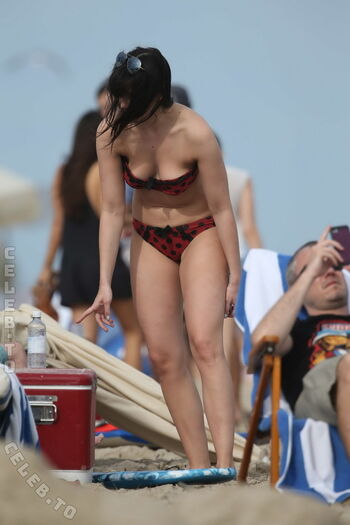 Daisy Lowe