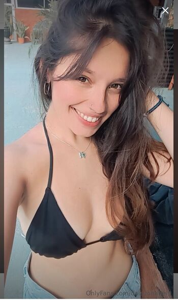 Daisyonafield Leaked Nude OnlyFans (Photo 1)