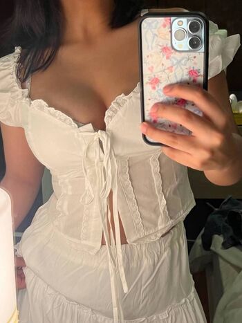 Daphnelowkey Leaked Nude OnlyFans (Photo 10)
