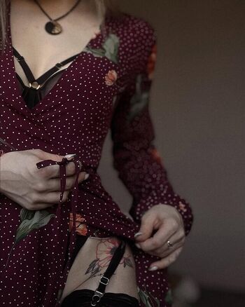 dasha_guziy Leaked Nude OnlyFans (Photo 1)
