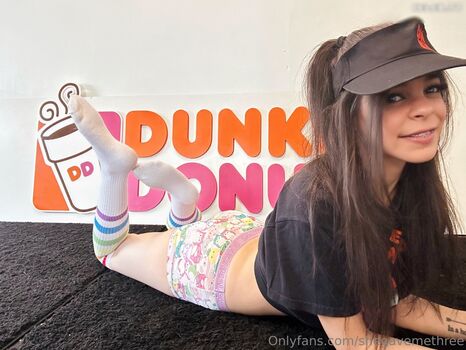 Del - shegavemethree