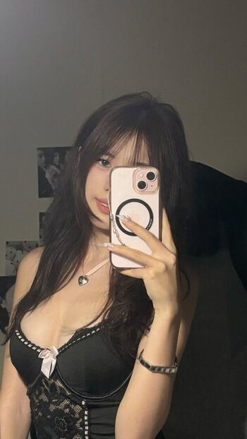 dewchee Leaked Nude OnlyFans (Photo 9)