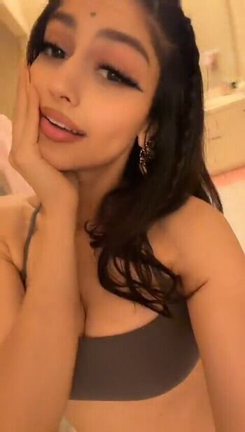 Divaflawless Leaked Nude OnlyFans (Photo 12)