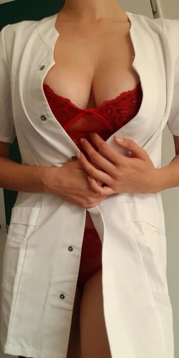 doctor.giulia Leaked Nude OnlyFans (Photo 5)