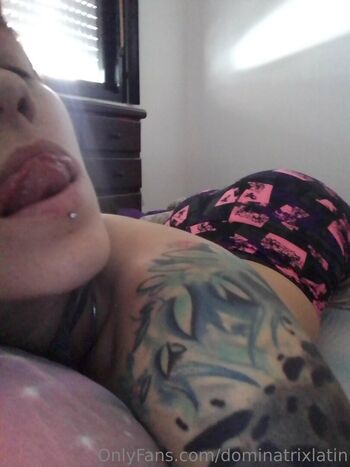 dominatrixlatin