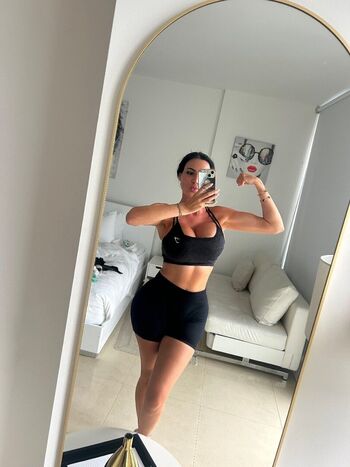 domme_yvonne