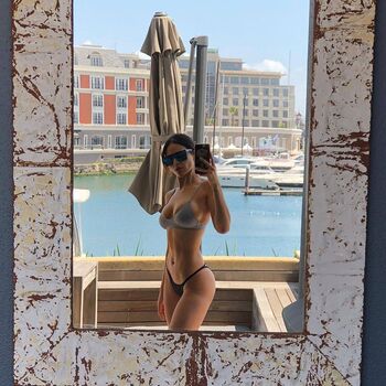 eizagonzalez Leaked Nude OnlyFans (Photo 22)