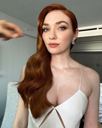 Eleanor Tomlinson Leaked Nude OnlyFans (Photo 26)