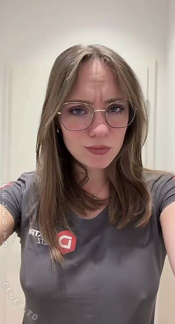 Elektrikerin Sara Leaked Nude OnlyFans (Photo 2)