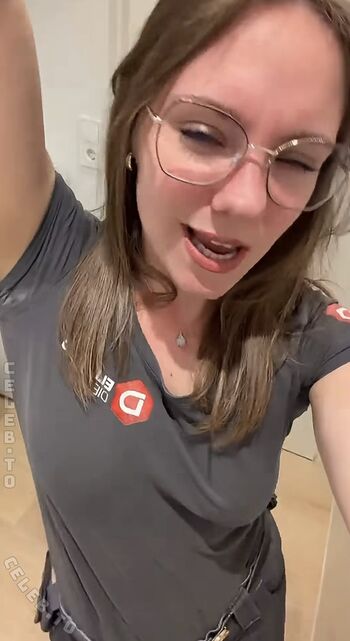 Elektrikerin Sara Leaked Nude OnlyFans (Photo 3)