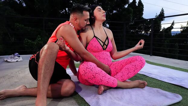 Elenayoga Leaked Nude OnlyFans (Photo 18)