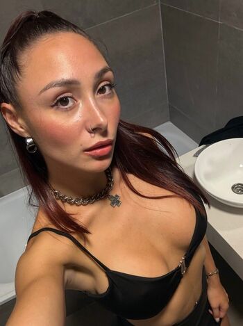 elenifirouu