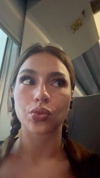 Elisa Valoren Leaked Nude OnlyFans (Photo 5)