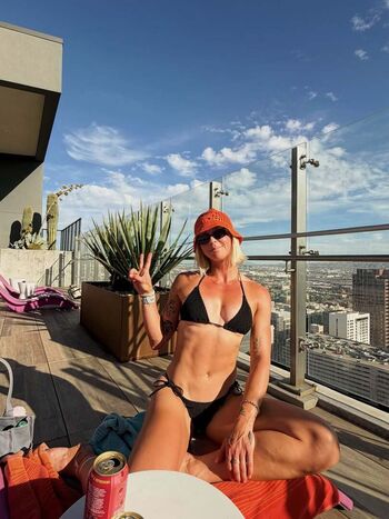 Elizabeth Clay Leaked Nude OnlyFans (Photo 17)