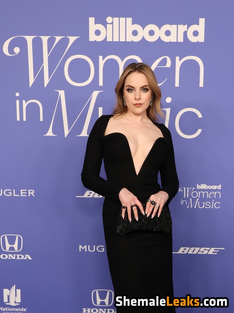 Elizabeth Gillies / lizgillz Leaked Nude OnlyFans (Photo 2) - ShemaleLeaks!