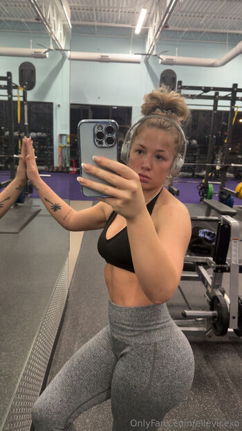 Ellevicexo Leaked Nude OnlyFans (Photo 3)