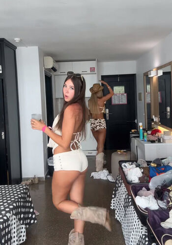 Ellie Rogers Leaked Nude OnlyFans (Photo 1)