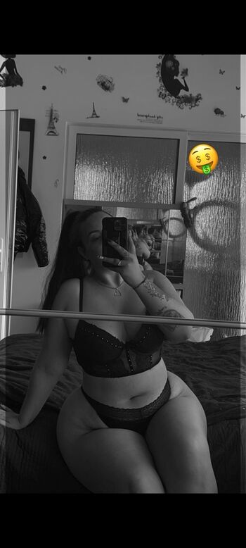 Ellyyelly