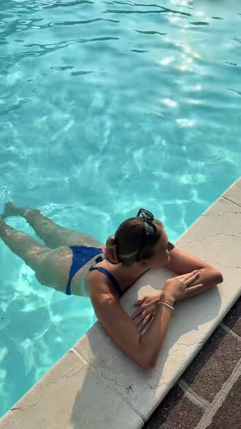 Emelybasics Leaked Nude OnlyFans (Photo 1)