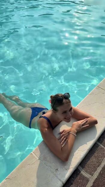 Emelybasics Leaked Nude OnlyFans (Photo 5)