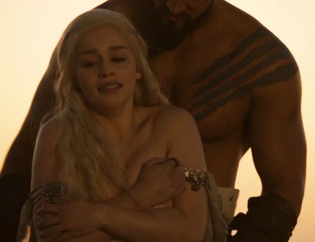 Emilia Clark Leaked Nude OnlyFans (Photo 28)