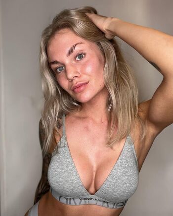 Emilie Hoffman Leaked Nude OnlyFans (Photo 5)