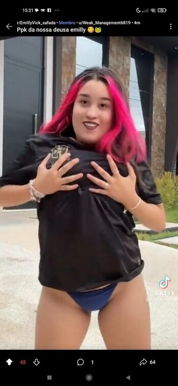 Emilly Vick Leaked Nude OnlyFans (Photo 8)