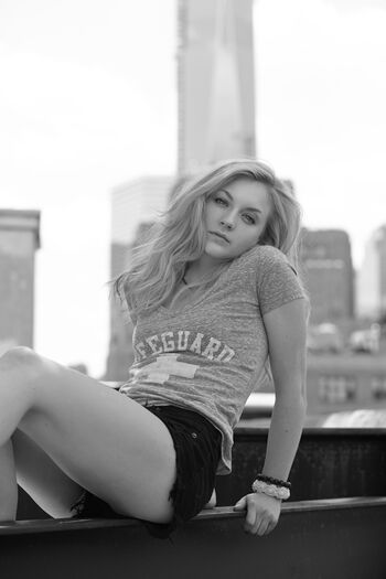 Emily Kinney Leaked Nude OnlyFans (Photo 44)