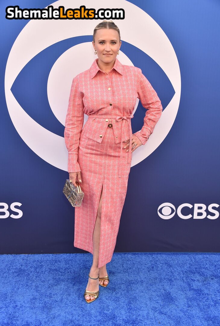 Emily Osment / emilyosment / ibradome / laurenx687 Leaked Nude OnlyFans