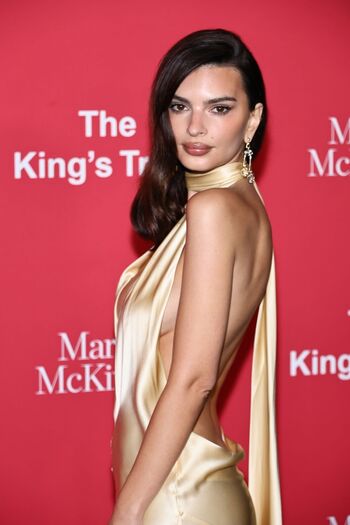 Emily Ratajkowski