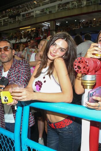 Emily Ratajkowski