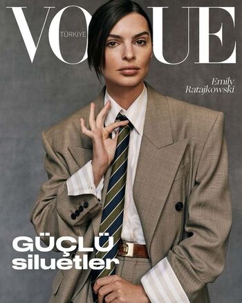 Emily Ratajkowski
