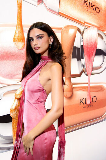 Emily Ratajkowski