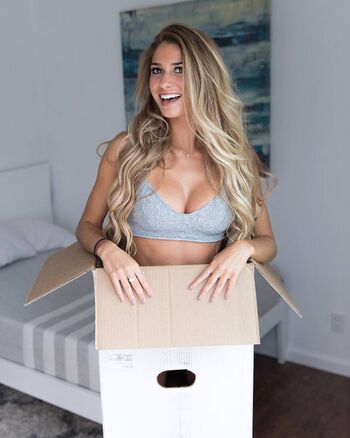 Emily Tanner Leaked Nude OnlyFans (Photo 40)