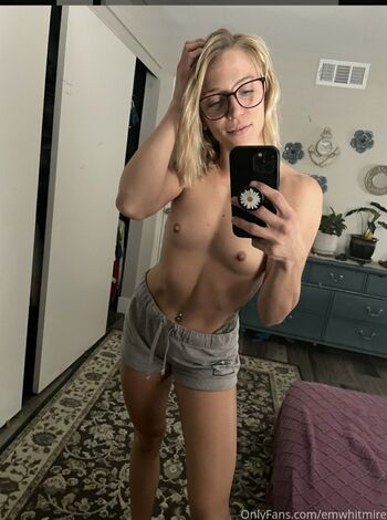 Emily Whitmire Leaked Nude OnlyFans (Photo 11)