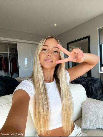 emilyhazel Leaked Nude OnlyFans (Photo 20)