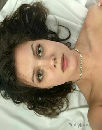 Emilyjoneschat Leaked Nude OnlyFans (Photo 14)