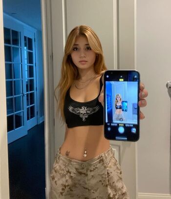 Emilykr0pp Leaked Nude OnlyFans (Photo 8)