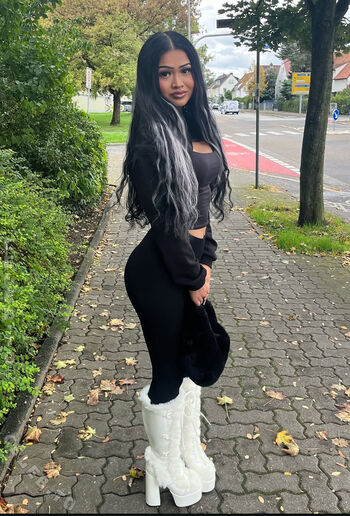 Eminedere Leaked Nude OnlyFans (Photo 6)