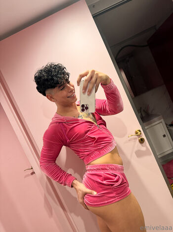 emivelaaa Leaked Nude OnlyFans (Photo 1)