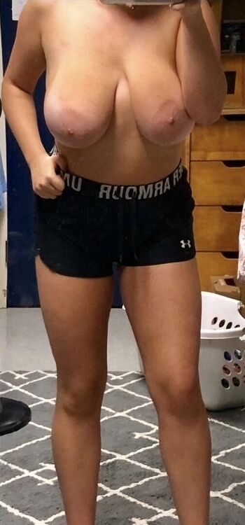 Emma Burzynski Leaked Nude OnlyFans (Photo 6)