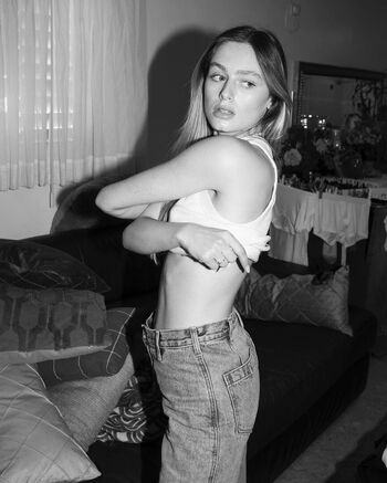Emma Greenberg Leaked Nude OnlyFans (Photo 23)