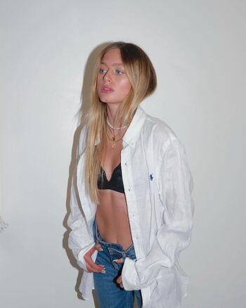 Emma Greenberg Leaked Nude OnlyFans (Photo 24)