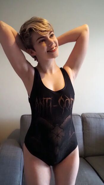 emmathorne Leaked Nude OnlyFans (Photo 2)