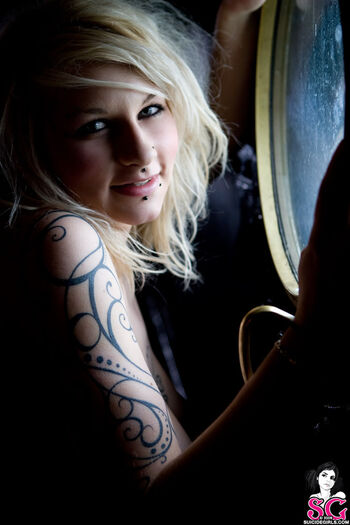 Enairo Leaked Nude OnlyFans (Photo 10)